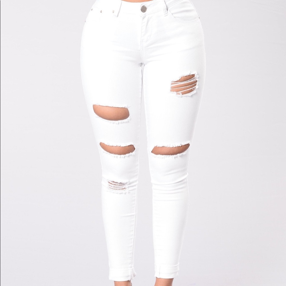 White distressed jeans